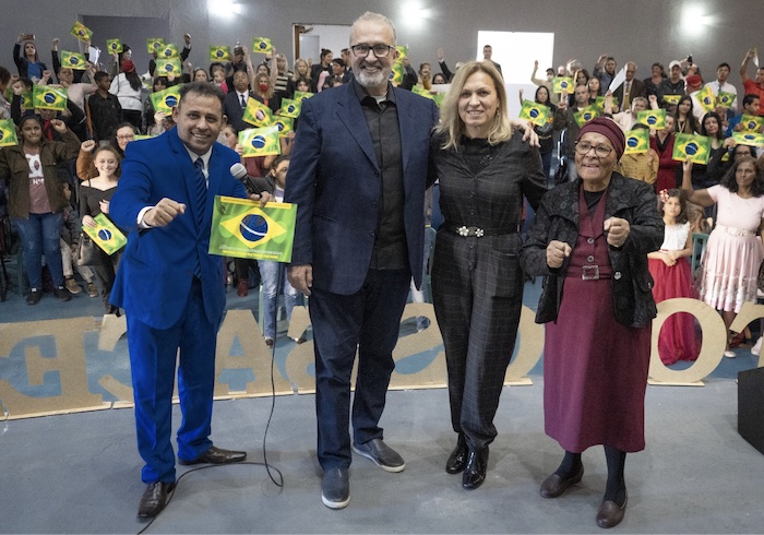 o grito dos sacerdotes